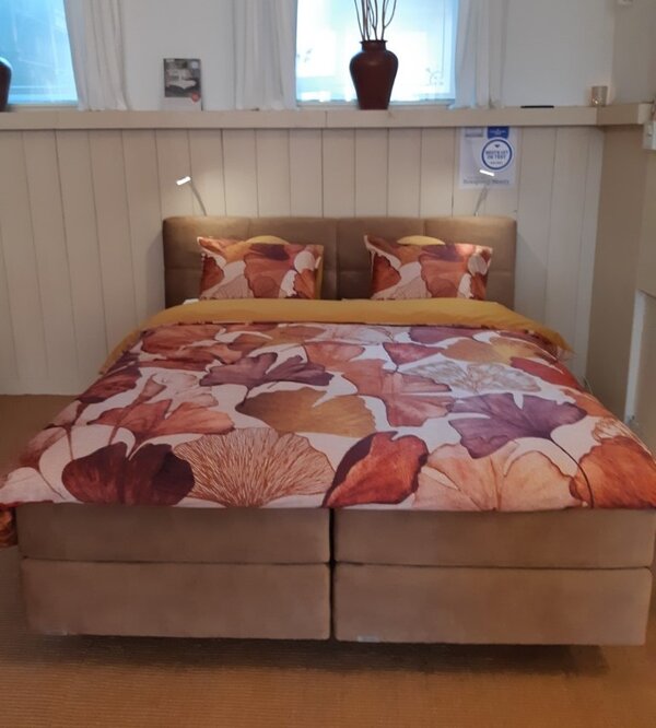 Boxspring Ninety 001.2.jpg
